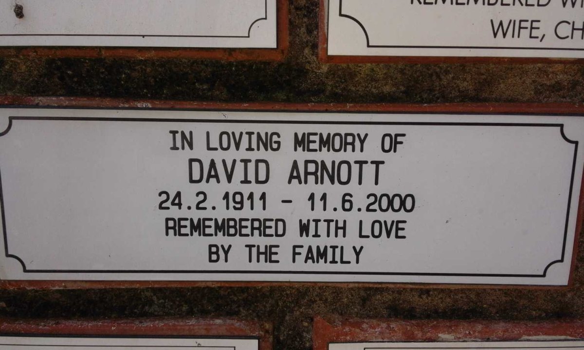 ARNOTT David 1911-2000