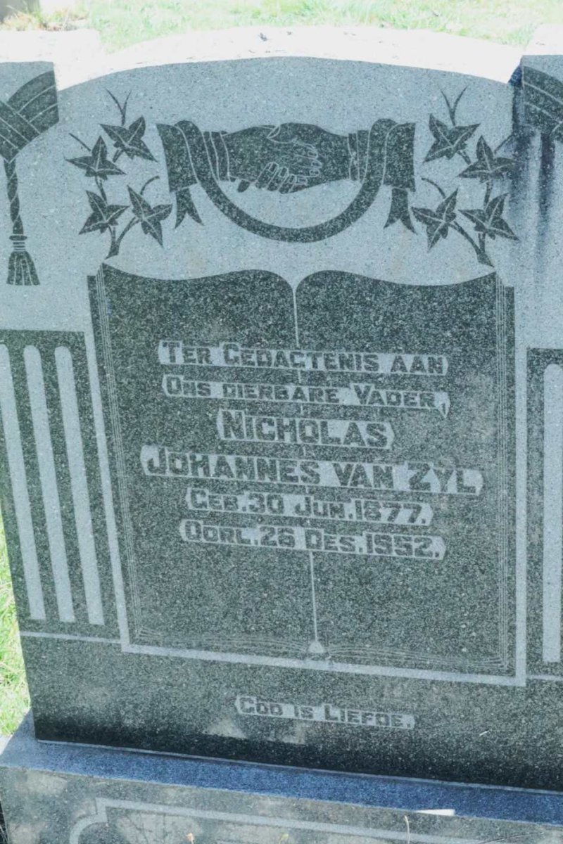 ZYL Nicholas Johannes, van 1877-1952 &amp; Frederika Petronella Magdalena VAN PLETSEN 1880-1953