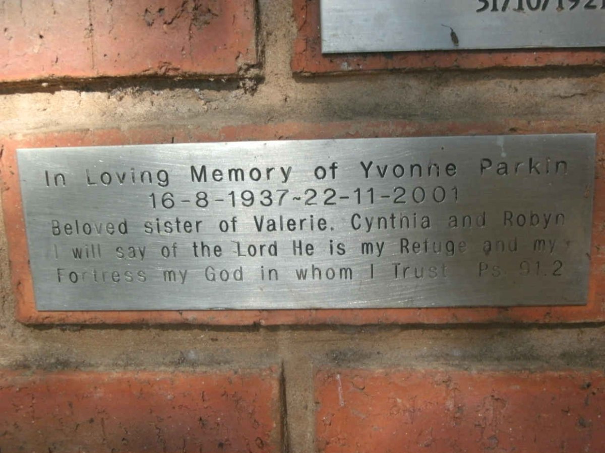 PARKIN Yvonne 1937-2001