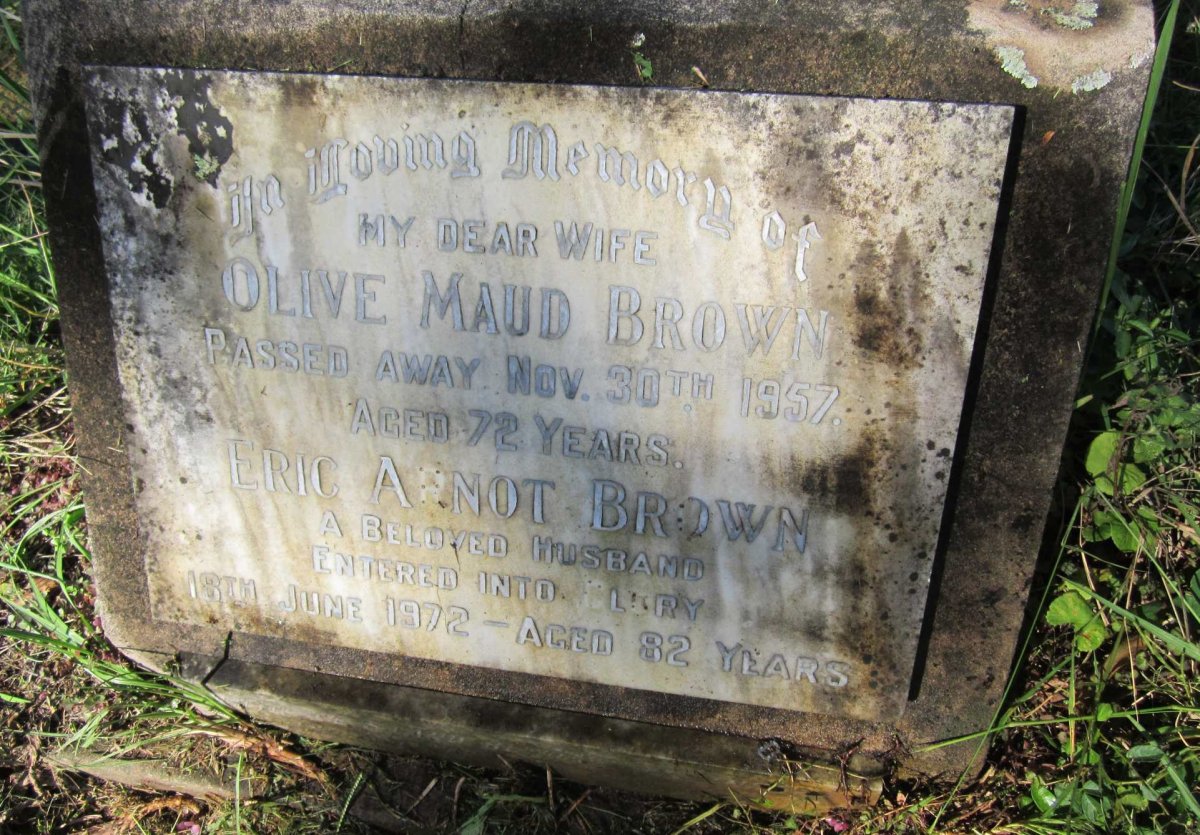 BROWN Eric Arnot -1972 &amp; Olive Maud -1957