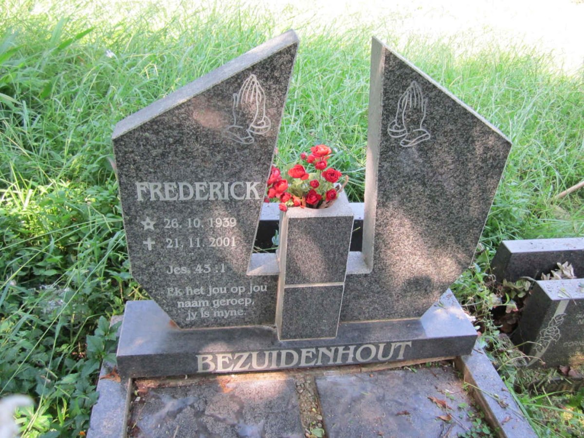 BEZUIDENHOUT Frederick 1939-2001