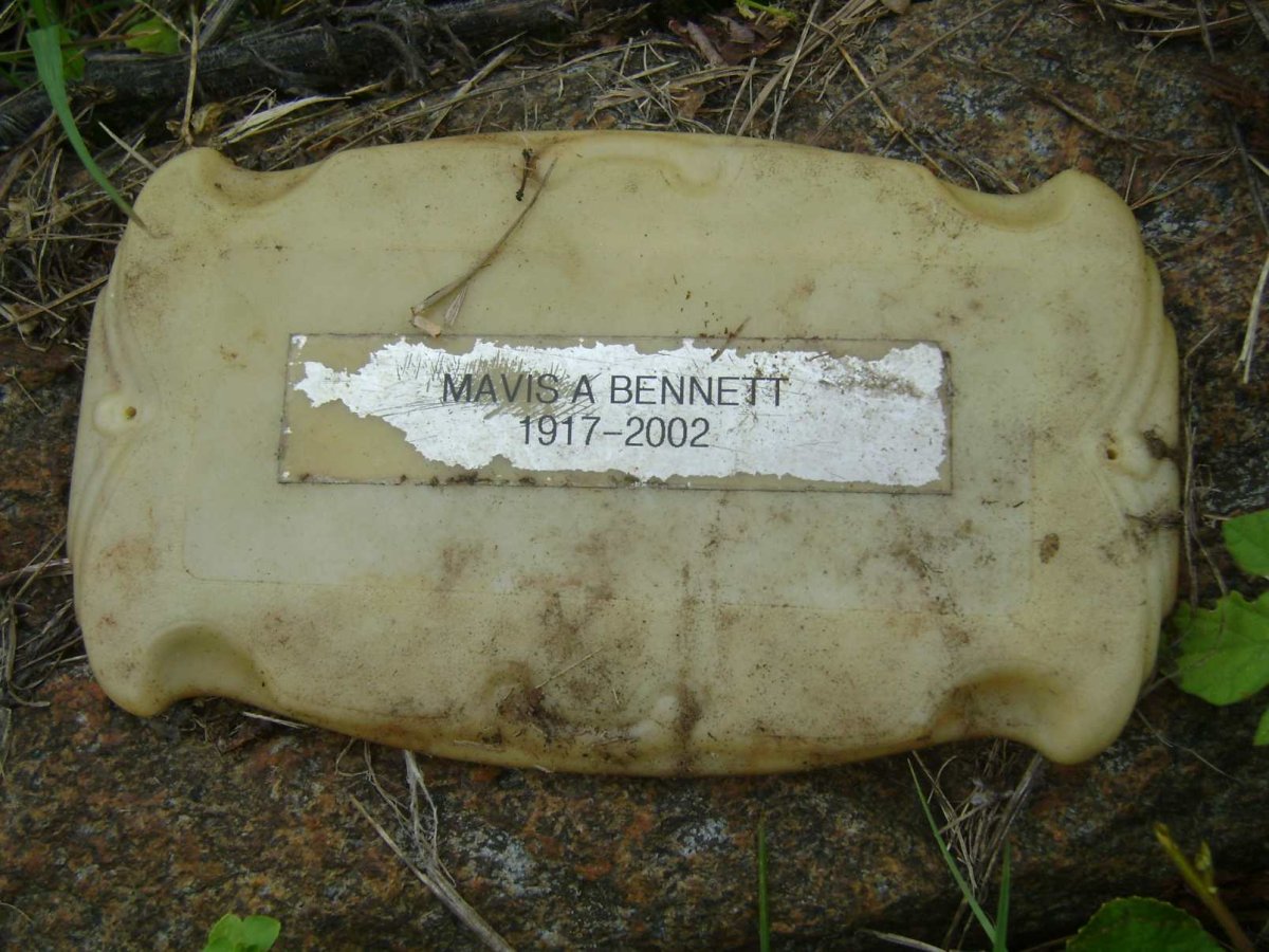 BENNETT Mavis A. 1917-2002