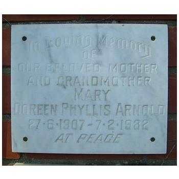 ARNOLD Mary Doreen Phyllis 1907-1982