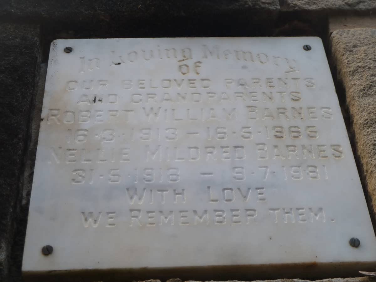 BARNES Robert William 1913-1965 &amp; Nellie Mildred 1918-1981