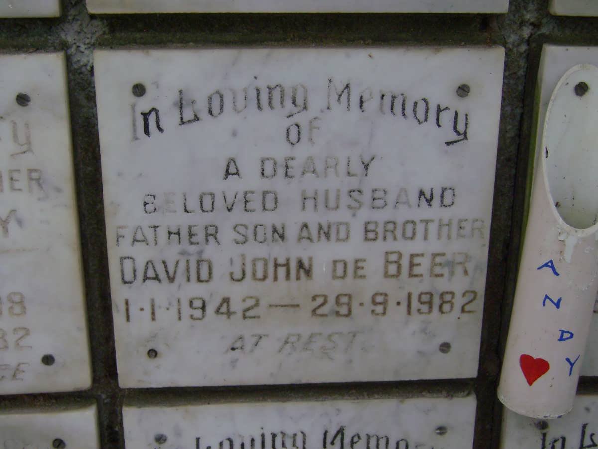 BEER David John, de 1942-1982