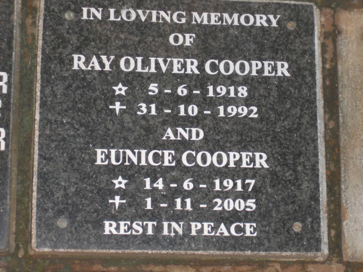 COOPER Ray Oliver 1918-1992 &amp; Eunice 1917-2005