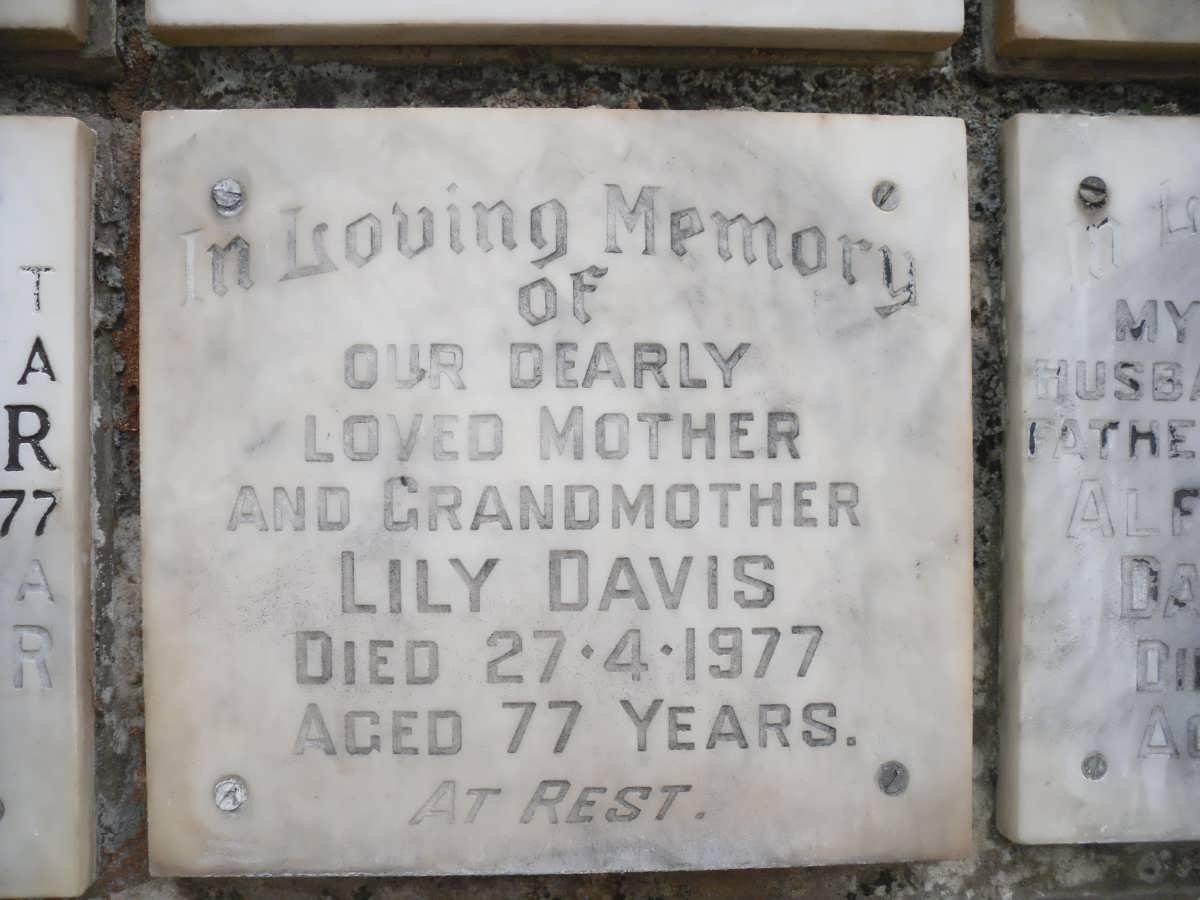 DAVIS Lily -1977