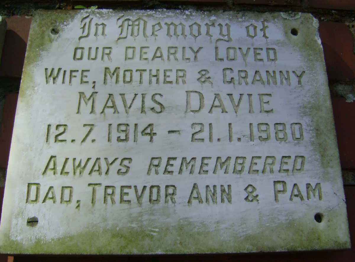 DAVIE Mavis 1914-1980