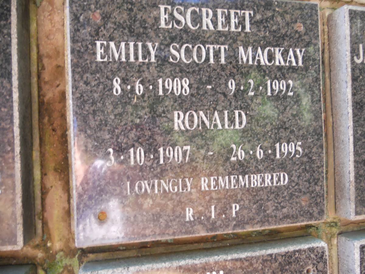 ESCREET Ronald 1907-1995 &amp; Emily Scott Mackay 1908-1992