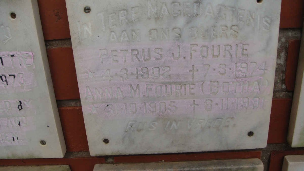 FOURIE Petrus J. 1902-1974 &amp; Anna M. BOTHA 1905-1981