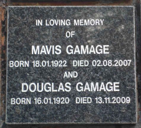 GAMAGE Douglas 1920-2009 &amp; Mavis 1922-2007