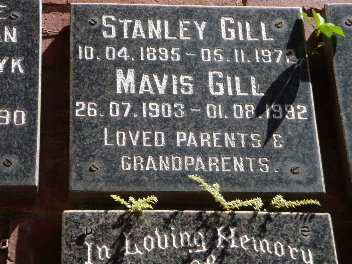 GILL Stanley 1895-1972 &amp; Mavis 1903-1992