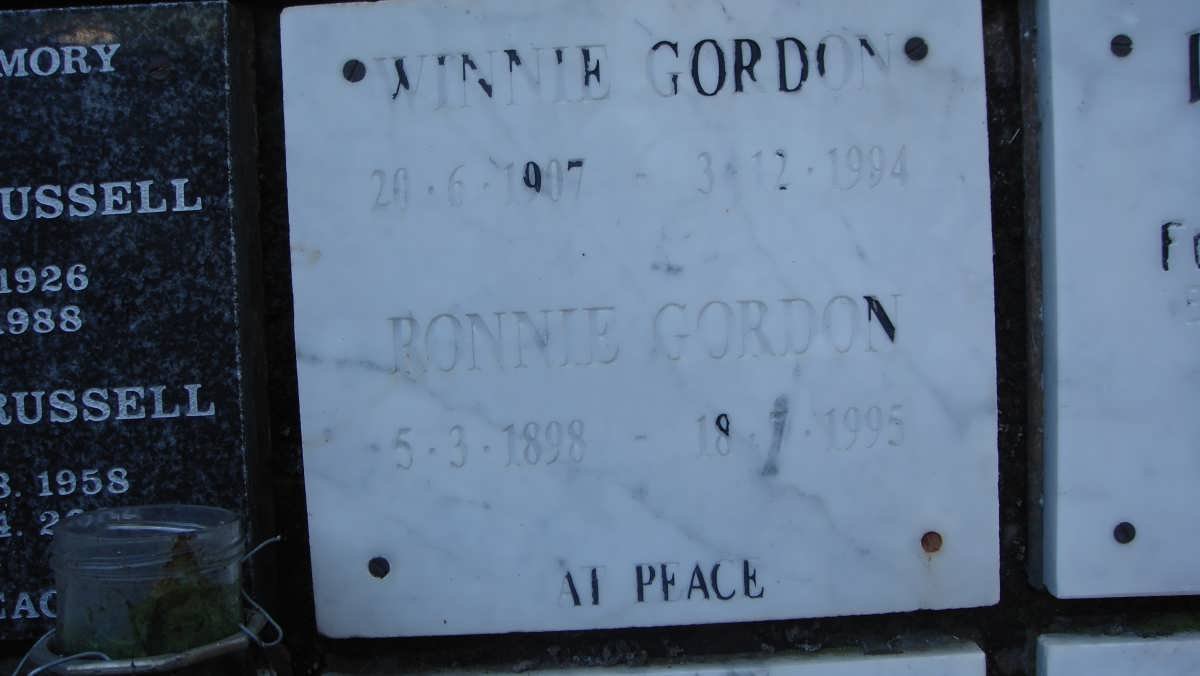 GORDON Ronnie 1898-1995 &amp; Winnie 1907-1994