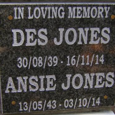 JONES Des 1939-2014 &amp; Ansie 1943-2014