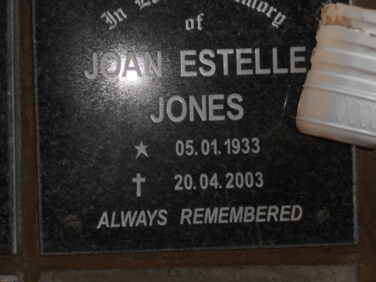JONES Joan Estelle 1933-2003