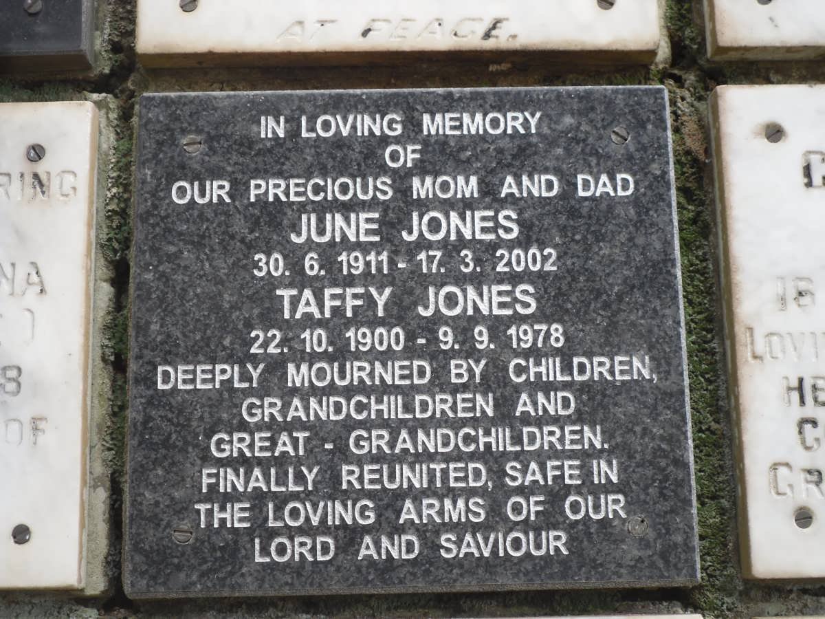 JONES Taffy 1900-1978 &amp; June 1911-2002