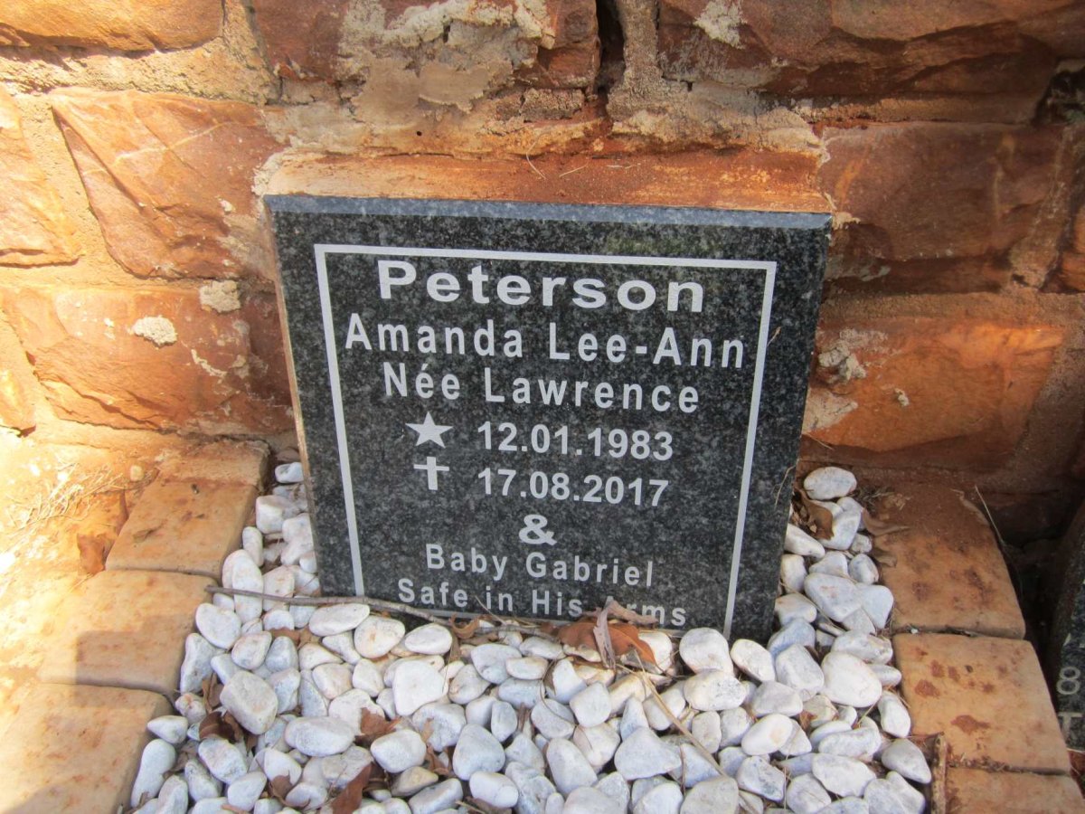 PETERSON Amanda Lee-Ann nee LAWRENCE 1983-2017 :: PETERSON Gabriel