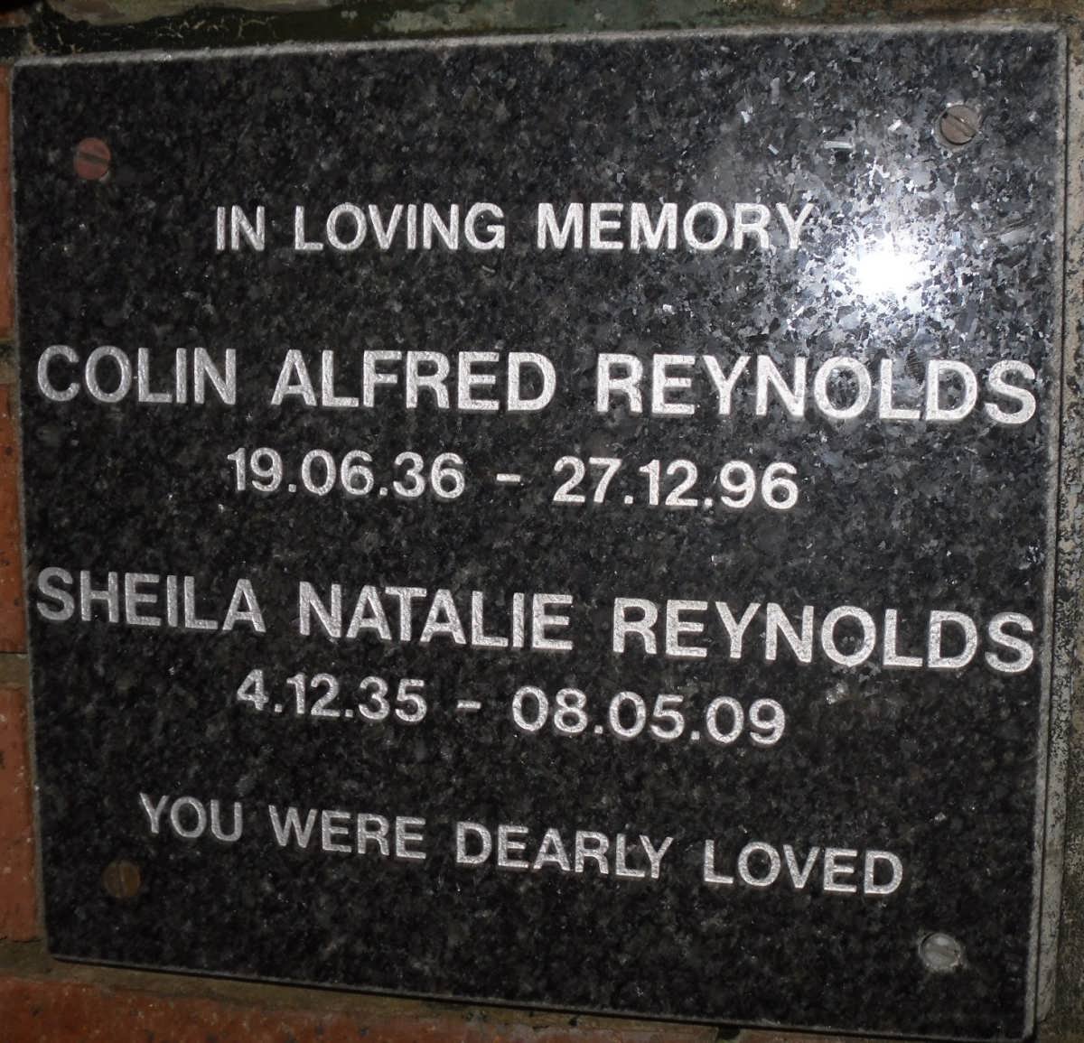 REYNOLDS Colin Alfred 1936-1996 &amp; Sheila Natalie 1935-2009