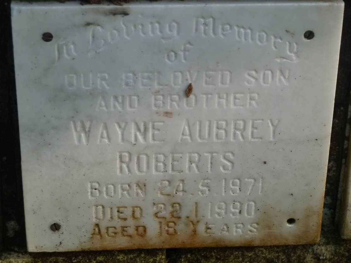 ROBERTS Wayne Aubrey 1971-1990