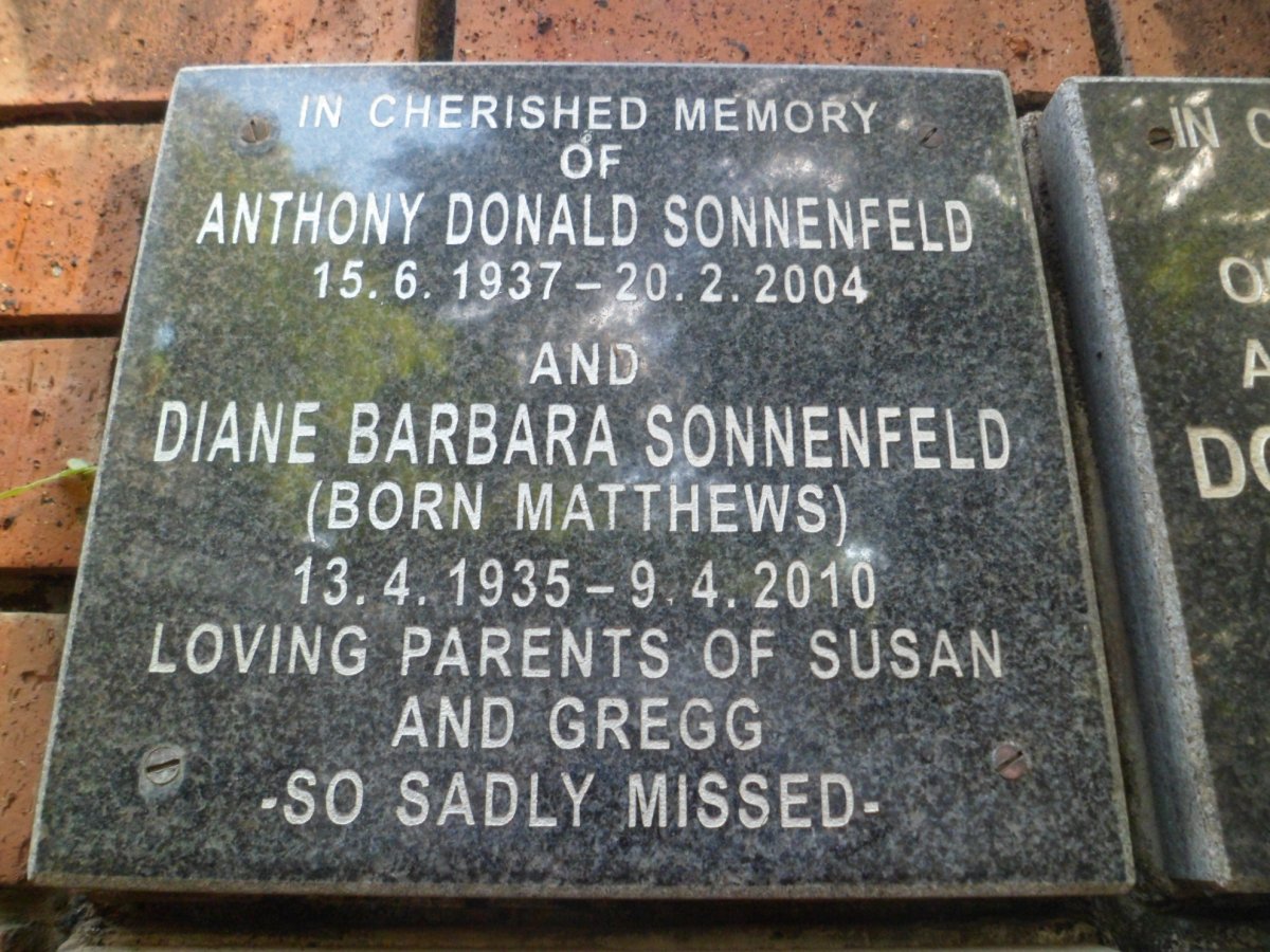 SONNENFELD Anthony Donald 1937-2004 &amp; Diane Barbara MATTHEWS 1935-2010