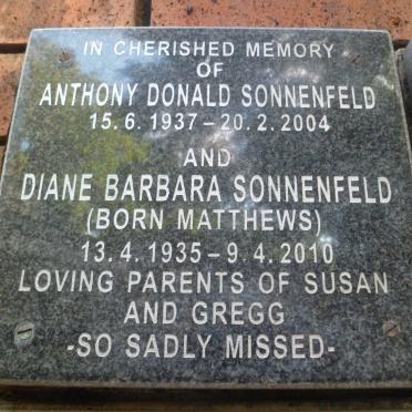 SONNENFELD Anthony Donald 1937-2004 &amp; Diane Barbara MATTHEWS 1935-2010