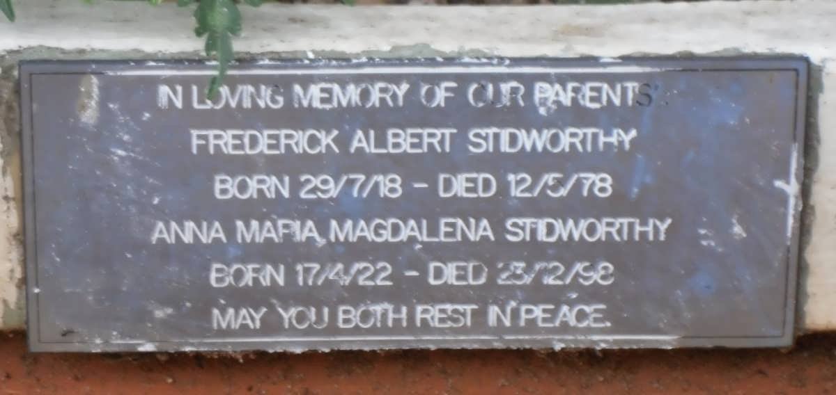 STIDWORTHY Frederick Albert 1918-1978 &amp; Anna Maria Magdalena 1922-1998