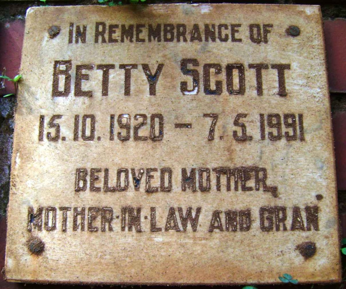 SCOTT Betty 1920-1991