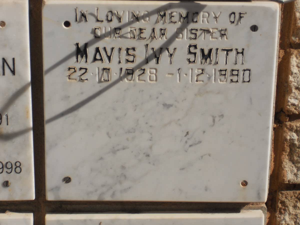 SMITH Mavis Ivy 1928-1990