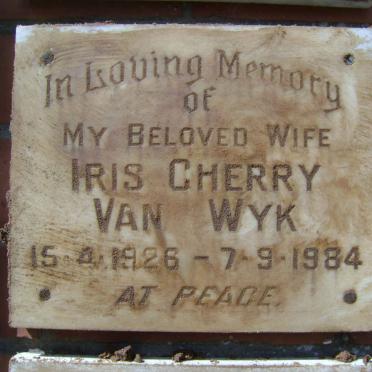 WYK Iris Cherry, van 1926-1984