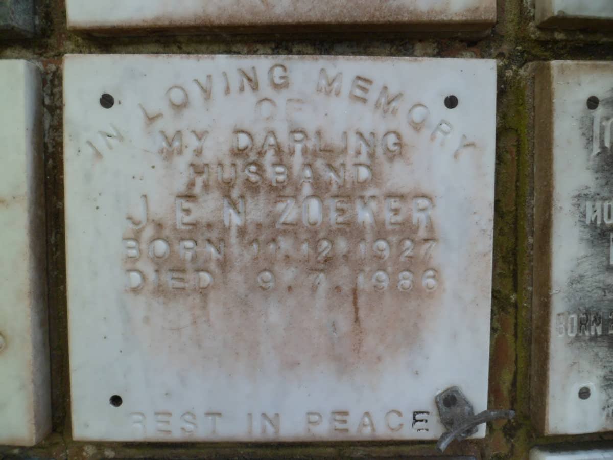 ZOEKER J.E.N. 1927-1986