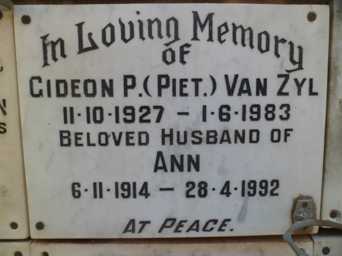 ZYL Gideon P., van 1927-1983 &amp; Ann 1914-1992