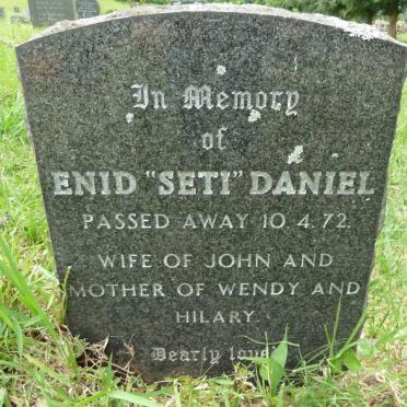 DANIEL Enid -1972