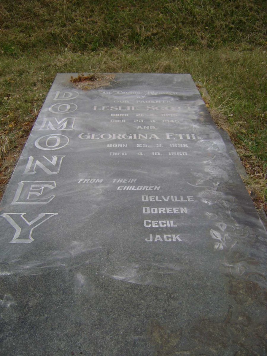 DOMONEY Leslie Scott 1895-1945 &amp; Georgina Ethel 1898-1960