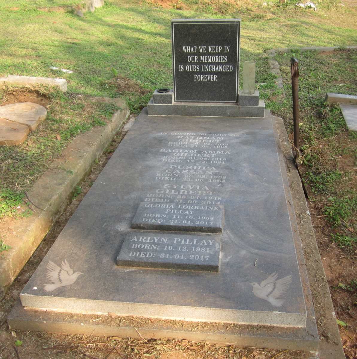 GILBERT Rathnam 1910-1995 :: GILBERT Bagiam Amma 1919-1981 :: CASSAN Pushpa 1938-1964
