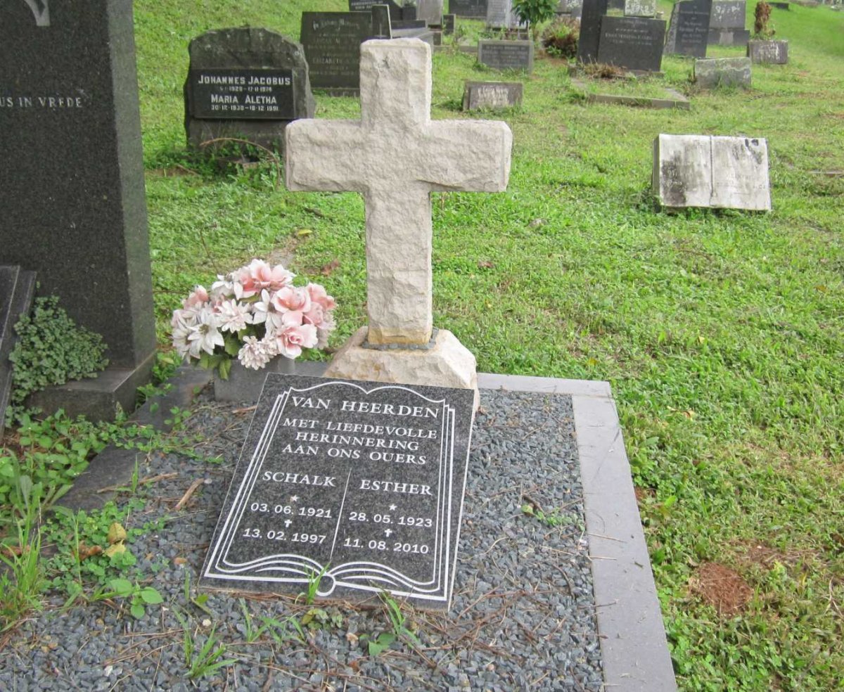 HEERDEN Schalk, van 1921-1997 &amp; Esther 1923-2010
