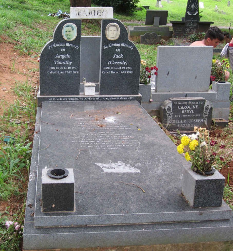 JAMES John Muir 1945-1999 :: JAMES Angelo Timothy 1977-2008