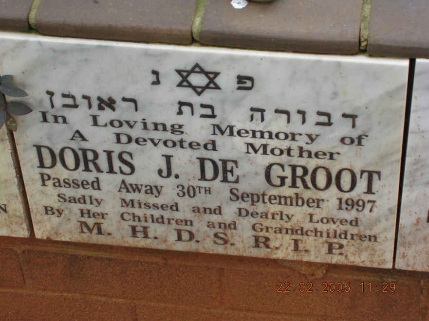 GROOT Doris J., de -1997