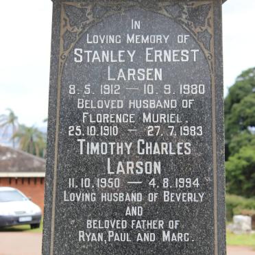 LARSEN Stanley Ernest 1912-1980 1910-1980 :: LARSEN Timothy Charles 1950-1994