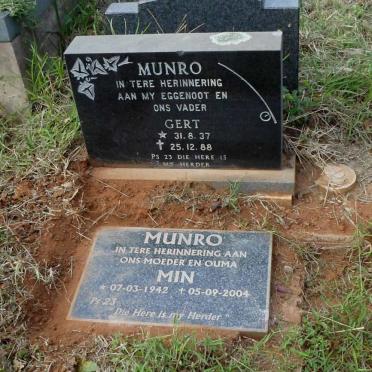 MUNRO Gert 1937-1988 &amp; Min 1942-2004