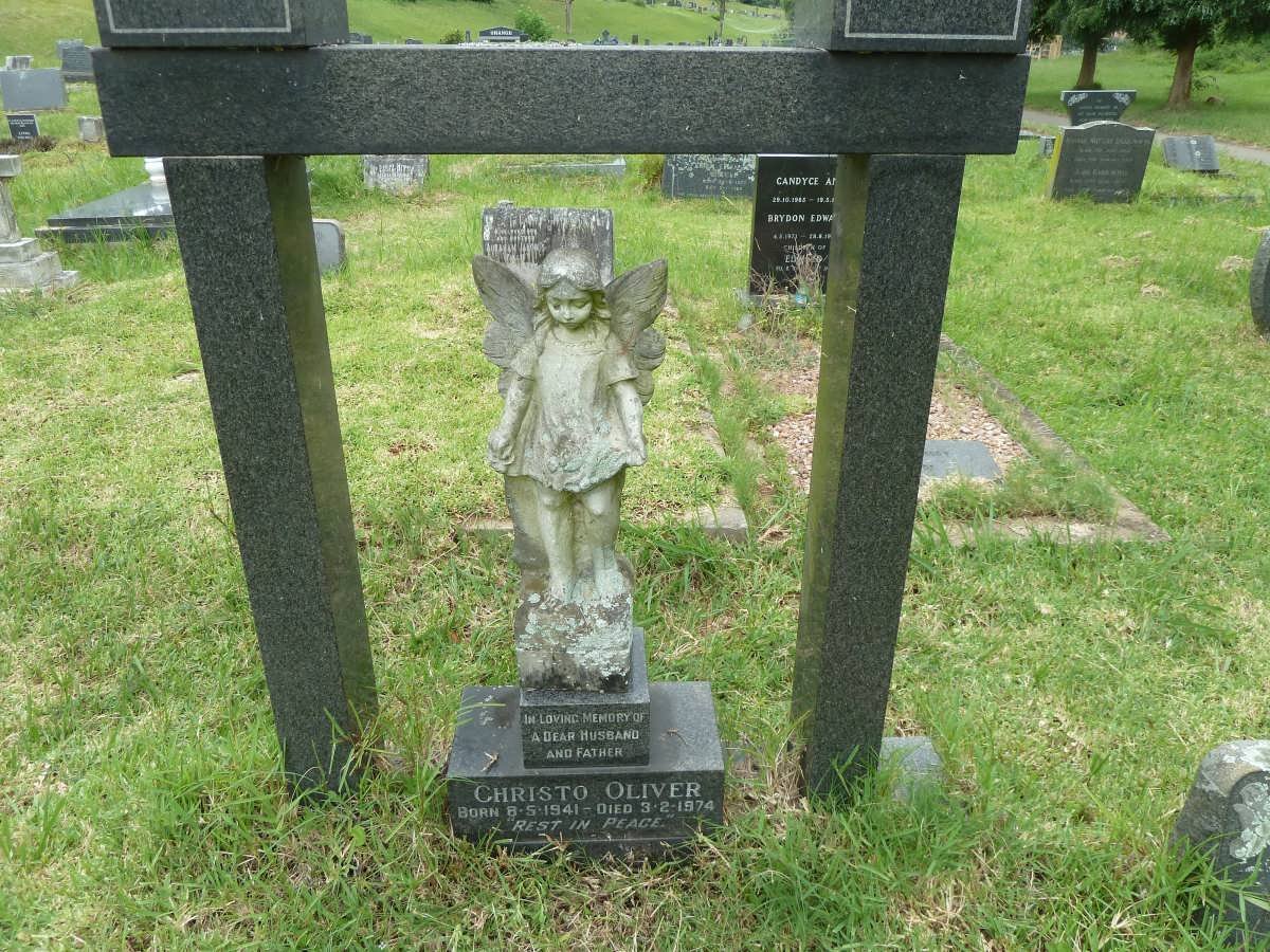 OLIVER Christo 1941-1974