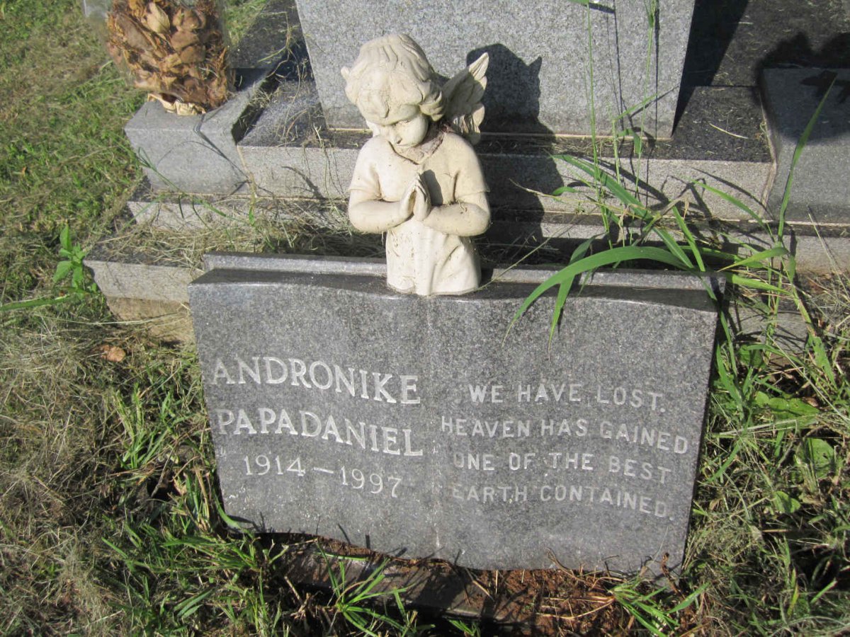PAPADANIEL Andronike 1914-1997