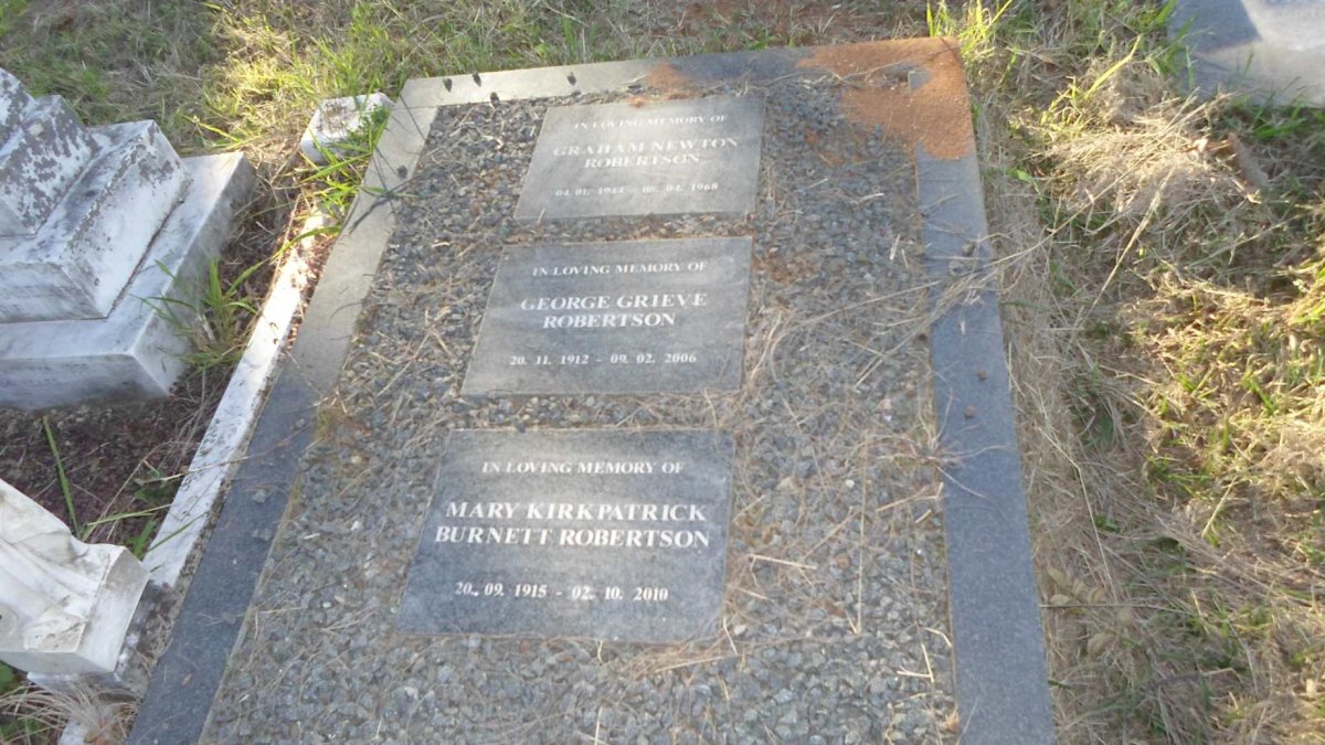 ROBERTSON George Grieve 1912-2006 :: ROBERTSON Mary Kirkpatrick Burnett 1915-2010 :: ROBERTSON Graham Newton 1944-1968