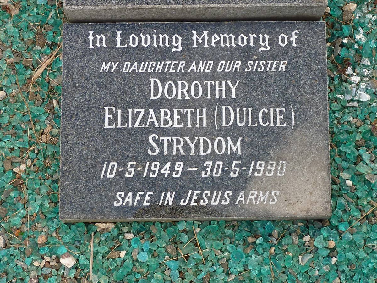 STRYDOM E.P.G. -1968 :: STRYDOM E.P.G. 1945-1987 :: STRYDOM Dorothy Elizabeth 1949-1990 :: STRYDOM Henry 1932-2006