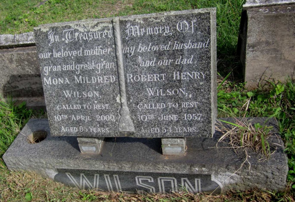 WILSON Robert Henry -1957 &amp; Mona Mildred -2000