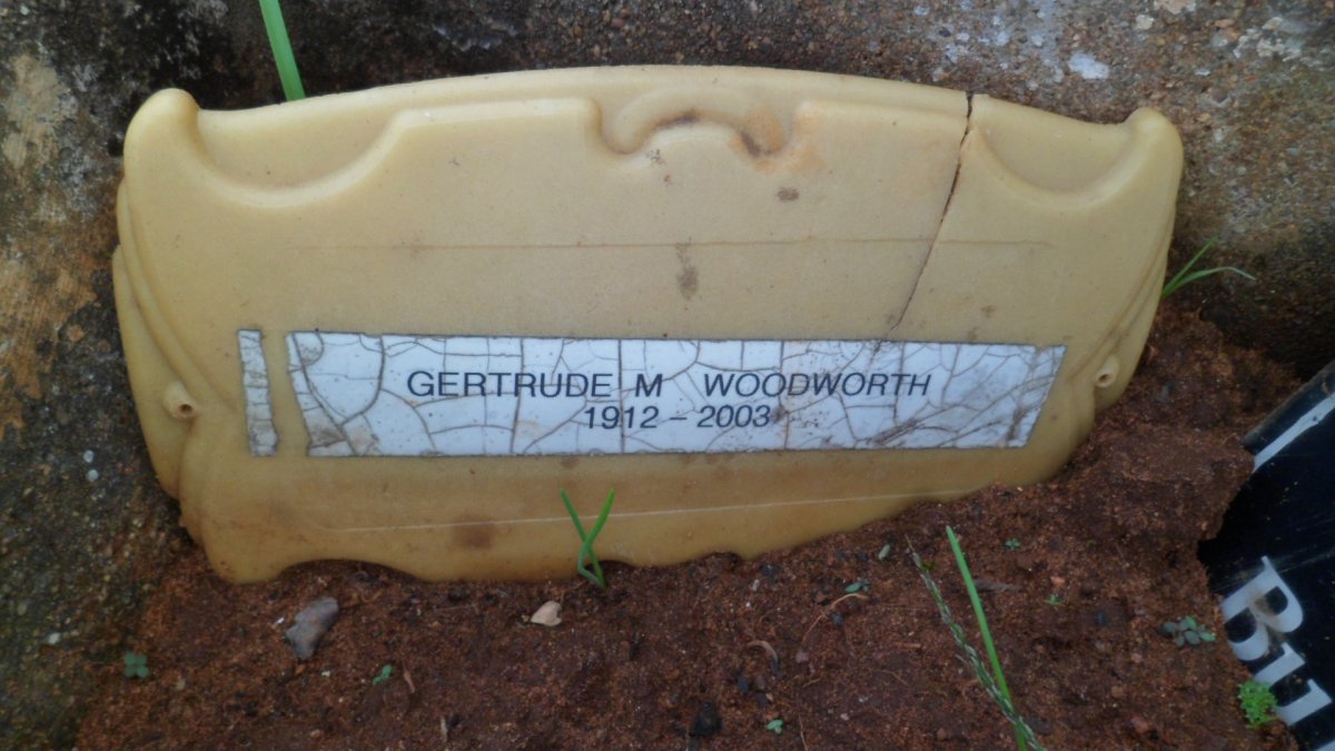 WOODWORTH Gertrude M. 1912-2003