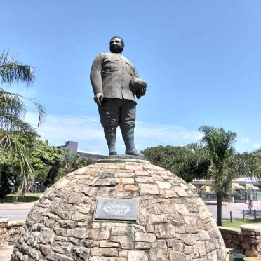 Kwazulu-Natal, DURBAN, Bulwer, Botha Gardens, Memorial statues