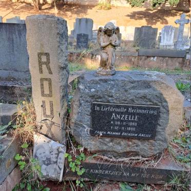 ROUX Anzelle 1990-1990
