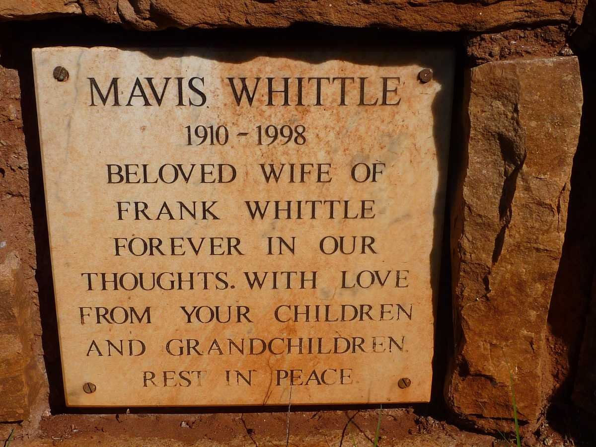 WHITTLE Mavis 1910-1998