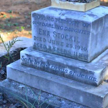 Kwazulu-Natal, ESTCOURT district, Erasmus Dam 1050, Glenisla farm cemetery