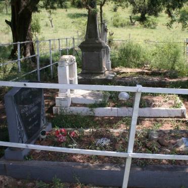 Kwazulu-Natal, ESTCOURT district, Mount Alice, Mount Alice 13465, Spearman family cemetery